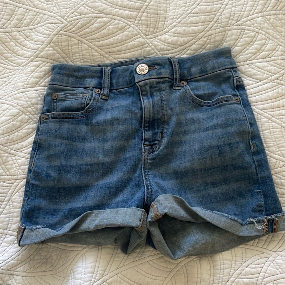 American eagle Next level stretch curvy high rise shortie jean shorts no rips.
